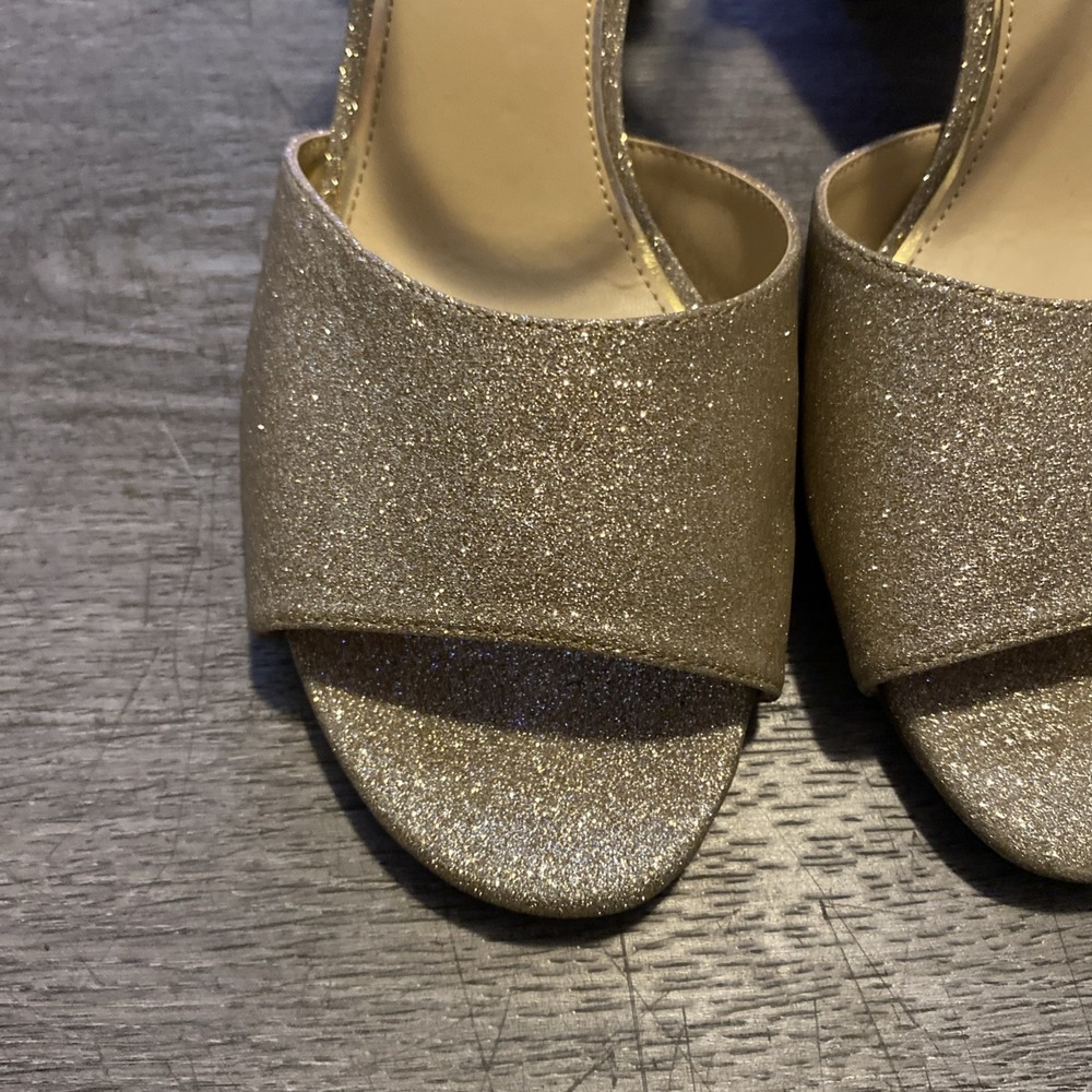 JESSICA SIMPSON "SHERRON" ANKLE STRAP BLOCK HEEL SANDAL GOLD GLITTER FINISH 10M - Picture 5 of 16